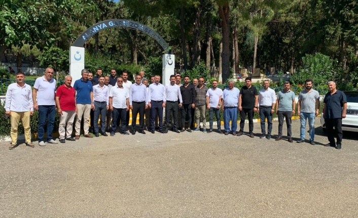 Başkan Sünbül ve yönetiminin ilk durağı şehitlik oldu