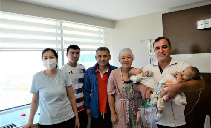 Çapraz nakil Kırgızistanlı 2 aileyi Antalya’da birbirine bağladı