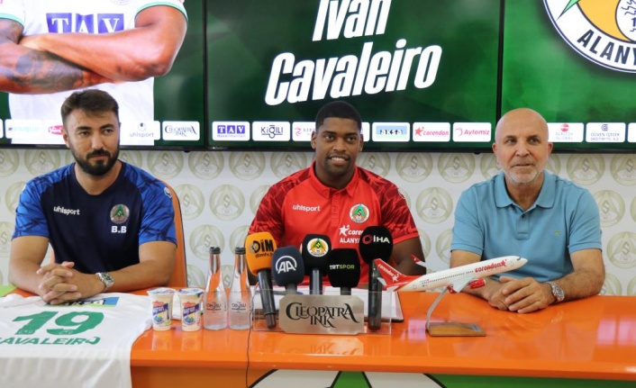 Corendon Alanyaspor, Fulham’dan Cavaleiro’yu kiraladı