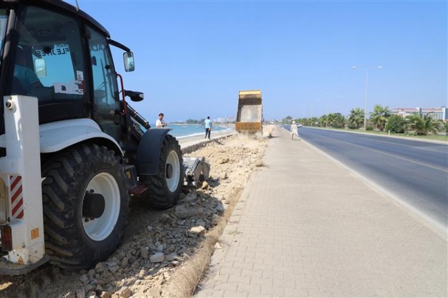 Gazipaşa Belediyesi asfalt serimine devam ediyor
