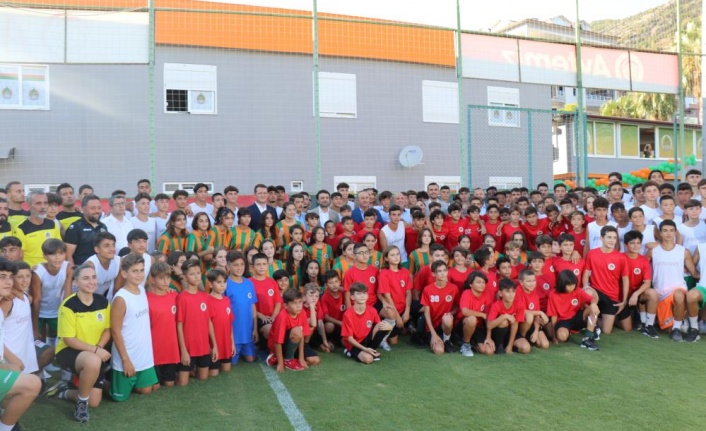 Nazmi Reisoğlu Futbol Akademisi açıldı