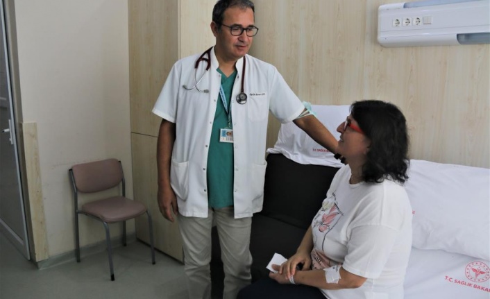 Öksürük şikayeti ile hastaneye başvuran hemşirenin nefes borusu ve akciğerinde sinek larvası tespit edildi