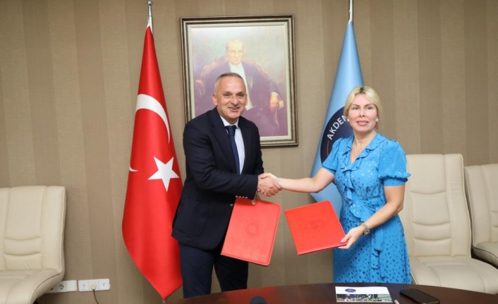 Rektör Özkan’dan öğrencilere yurt müjdesi