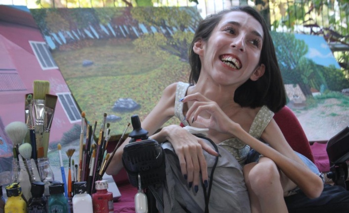 SMA’lı Gülçin’in engelli aracı üzerinde çizdiği resimler belgesele konu oldu