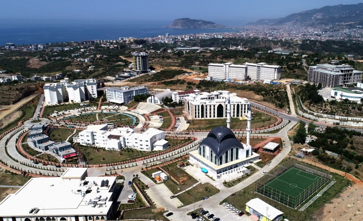 ALKÜ'lü akademisyenlerden büyük başarı