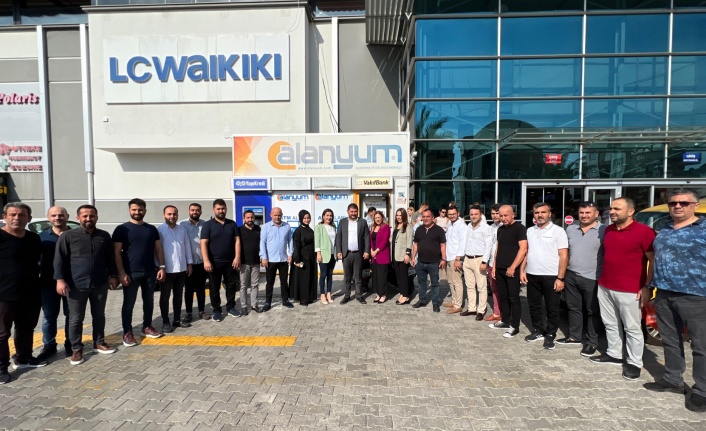 ALTSO Başkan Adayı Bilal Gömeç ve ekibi Alanyum AVM’de iş insanlarını ziyaret etti