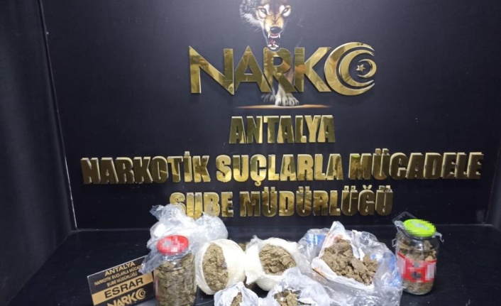 Antalya'da 3 kilo 800 gram uyuşturucu madde ele geçirildi