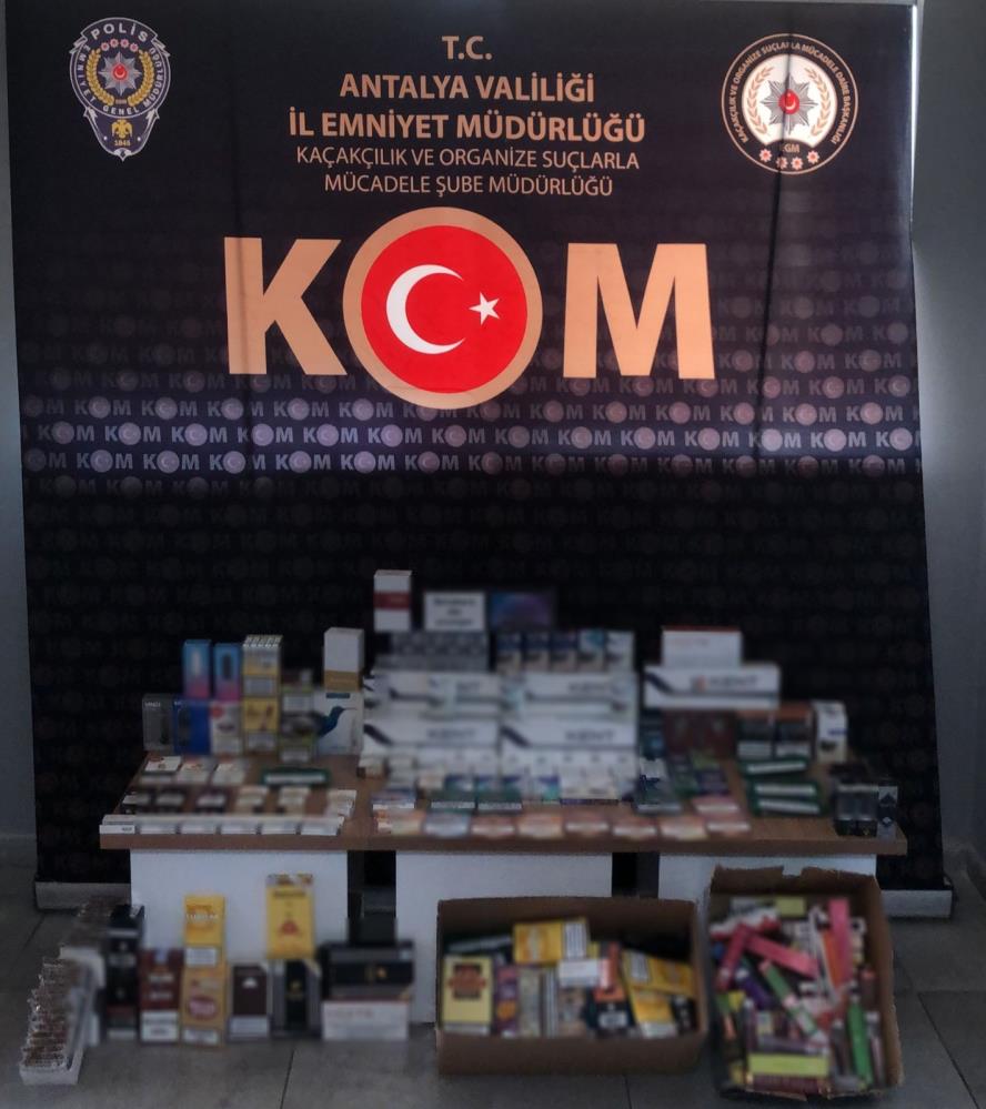 Antalya'da gümrük kaçağı sigara ve tütün ürünleri ele geçirildi