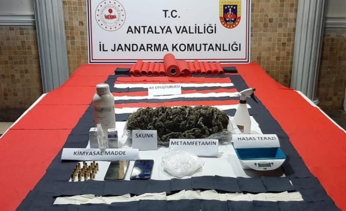 Antalya'da zehir tacirlerine büyük darbe: 384 milyon liralık uyuşturucu maddeleri ele geçirildi
