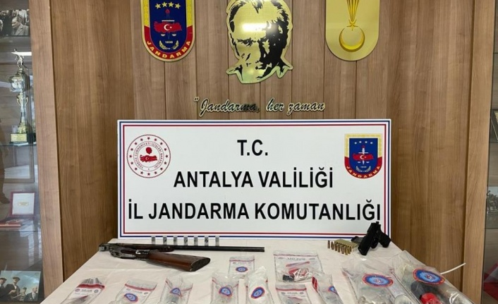 Antalya’da 9 ayrı adrese eşzamanlı ‘Narko-Şok’ baskını: 17 gözaltı