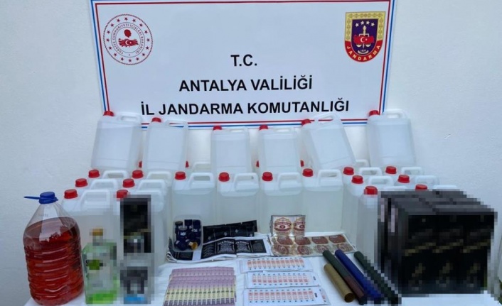 Antalya’da jandarmadan kaçak ve sahte içki operasyonu