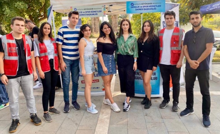 Büyükşehir öğrenci topluluk tanıtım günlerine katıldı