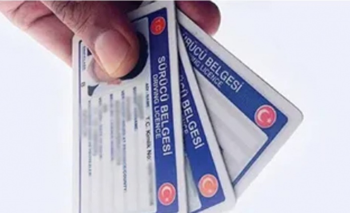 Eski tip sürücü belgelerini değiştirme süresi iki yıl uzatıldı