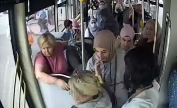 Halk otobüsünde fenalık geçiren kadının imdadına şoför yetişti