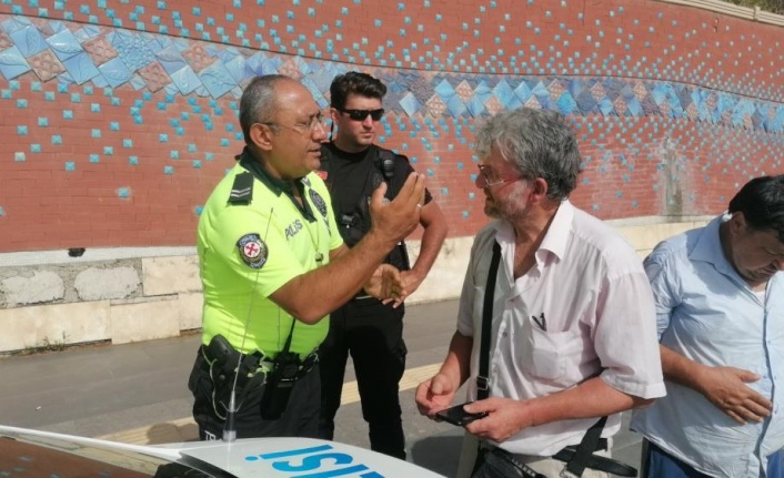 Kazaya karışan sürücü trafik polislerini adeta canından bezdirdi