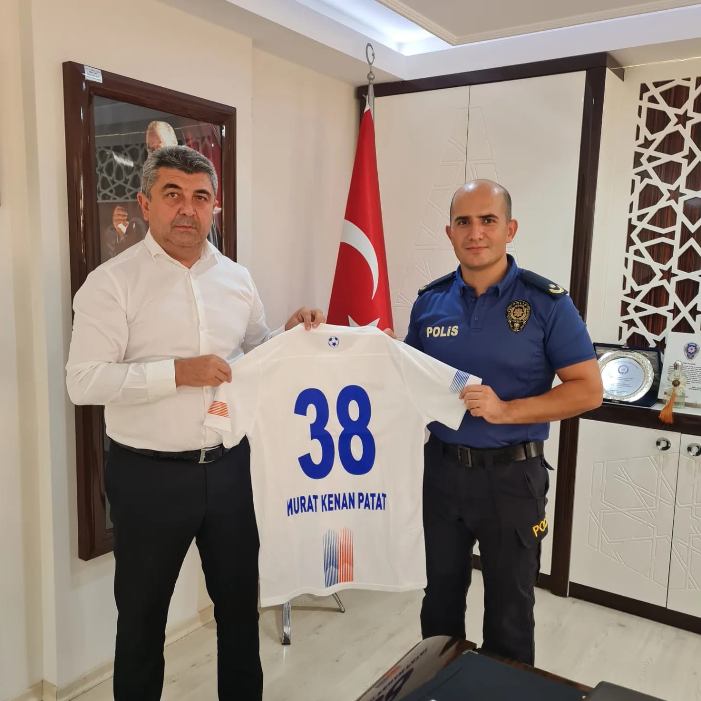 Kestelspor Başkanı Uğur'dan İlçe Emniyet Müdürü Patat'a ziyaret