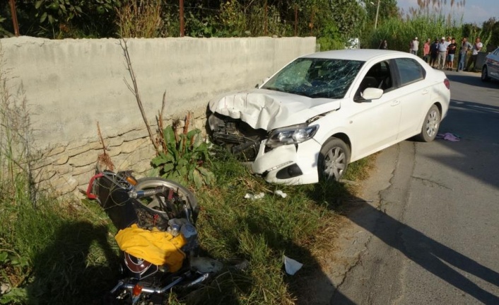 Manavgat'ta motosiklet ile otomobil çarpıştı: 4 yaralı
