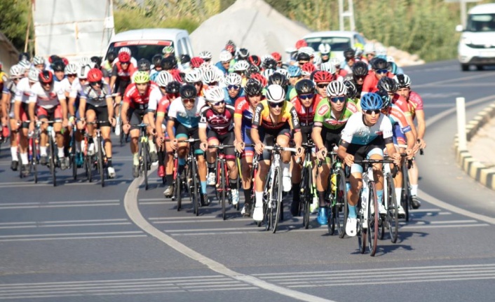 Türkiye Bisiklet Şampiyonası'nda sezonun kapanış yarışları Alanya’da başladı