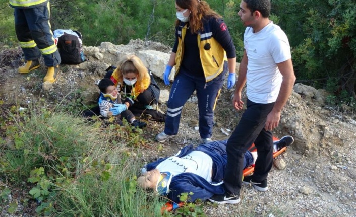 20 metrelik şarampole uçan otomobilde can pazarı: 2 yaralı