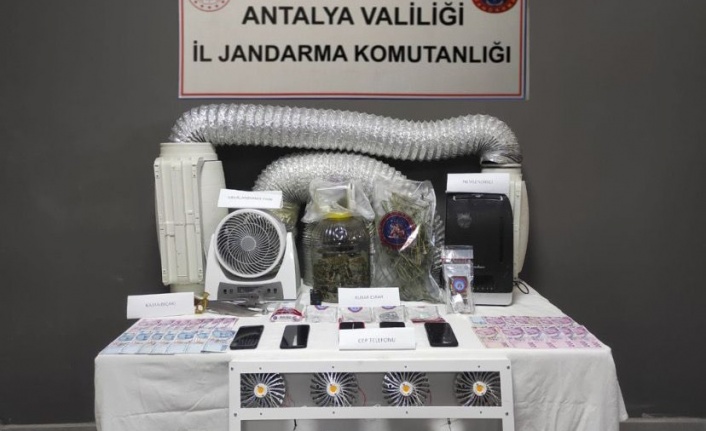 Antalya'da uyuşturucu operasyonu: 10 gözaltı