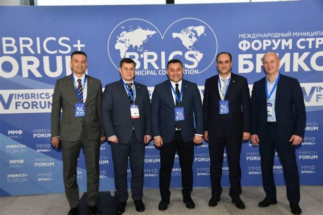Başkan Yücel Rusya'da 4. Uluslararası Belediyeler Forumu'nda