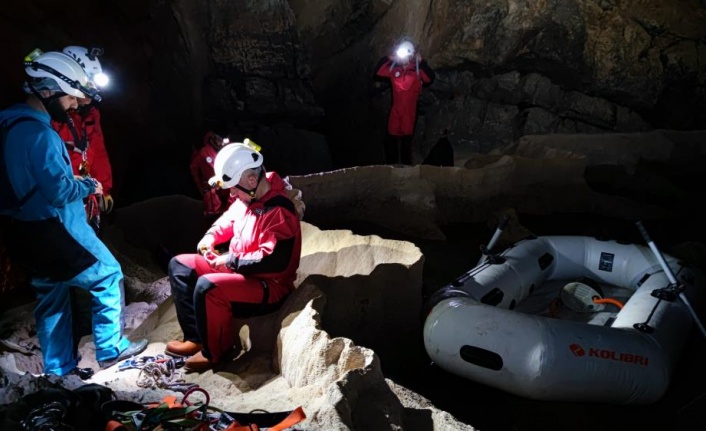 Dünya'nın 3'üncü büyük yeraltı gölünde profesyonel keşif çalışması