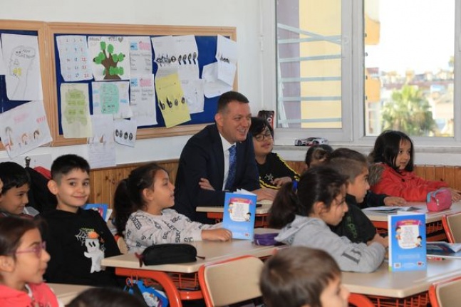 Kaymakam Ürkmezer Bilgi Bulut İlkokulunu ziyaret etti