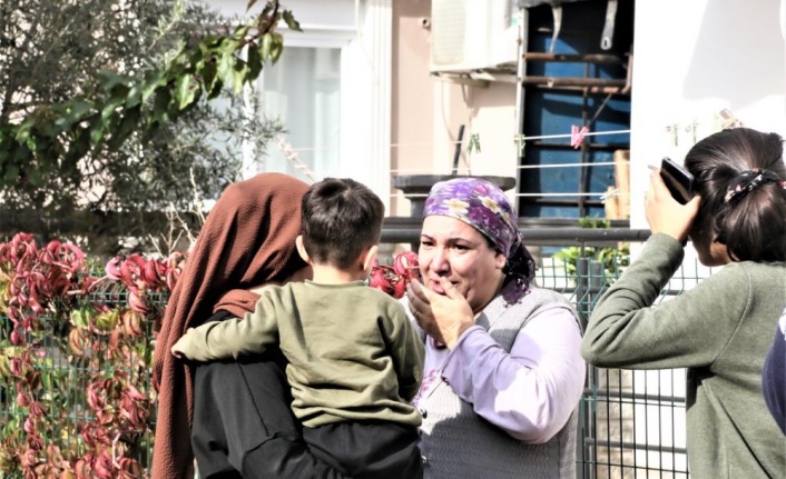 Önce annesini dışarı çıkardı, sonra tüm odaları ateşe verdi