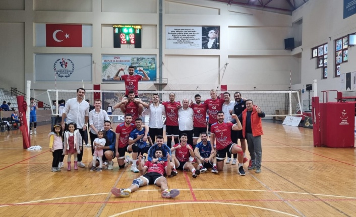 Alanya Belediyespor rakibine set vermedi