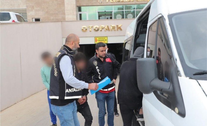 Antalya'da aranan 70 şüpheli yakalandı