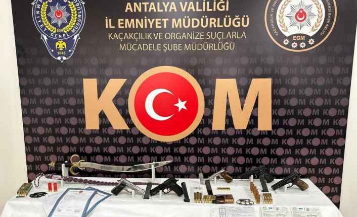 Antalya polisinden kaçakçılara geçit yok