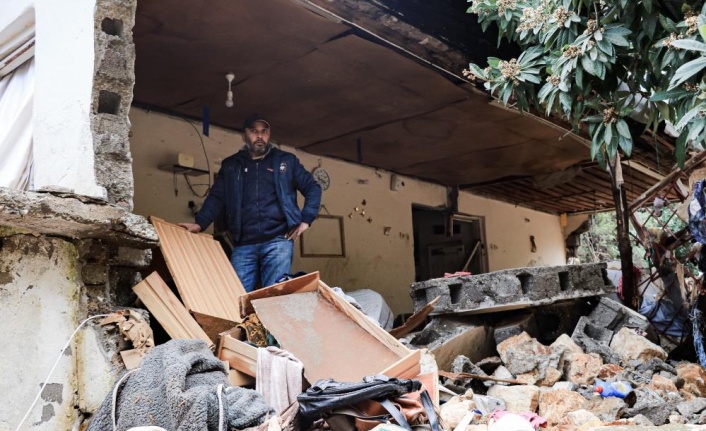 Finike’de sel sularının yıktığı evden kurtarılan çocukların babası: "Allah, devletten razı olsun"