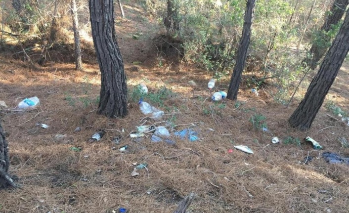 Gazipaşa'da mantar toplayan vatandaşların bıraktığı çöpler tepki topluyor