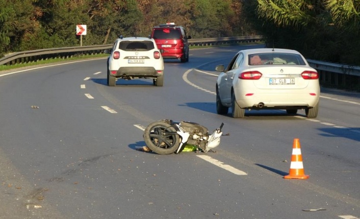 Manavgat'ta otomobil ile çarpışan motosiklet sürücüsü hayatını kaybetti