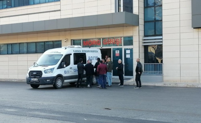 Oğlu tarafından korkunç bir şekilde öldürülen annenin cenazesi ailesine teslim edildi