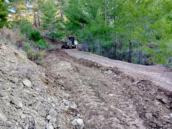 Alanya Belediyesi'nden kırsal yollarında yoğun mesai