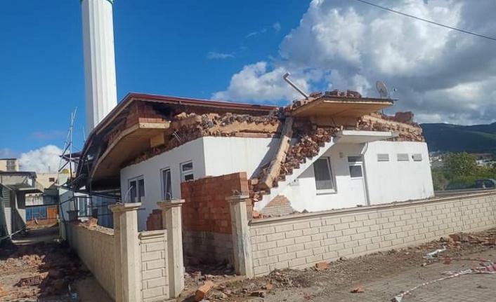 Alanya'da caminin lojman inşaatı çöktü