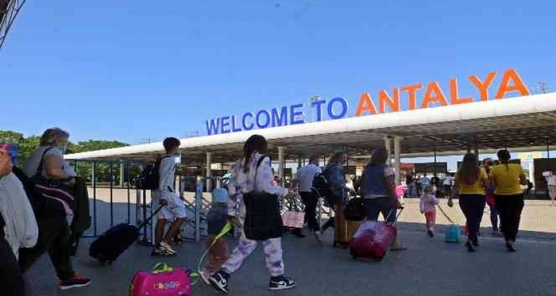 Antalya 2022'yi 13 milyon 74 bin 142 turistle tamamladı