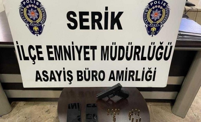 Antalya'da 2 kişiyi yaralayan, 1 işyerini kurşunlayan şahıs yakalandı
