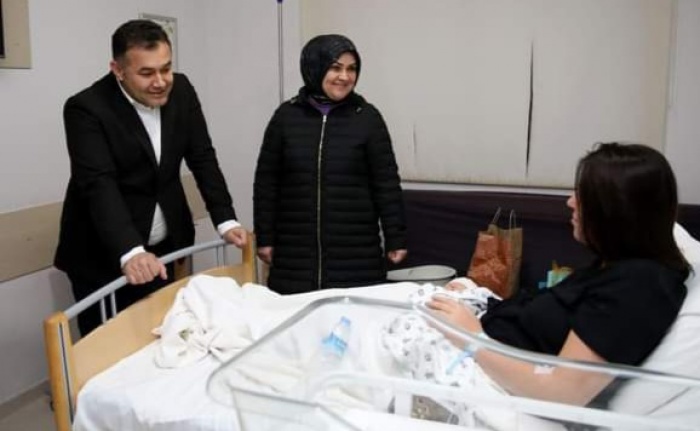 Başkan Yücel sağlık çalışanları ve hastaları unutmadı