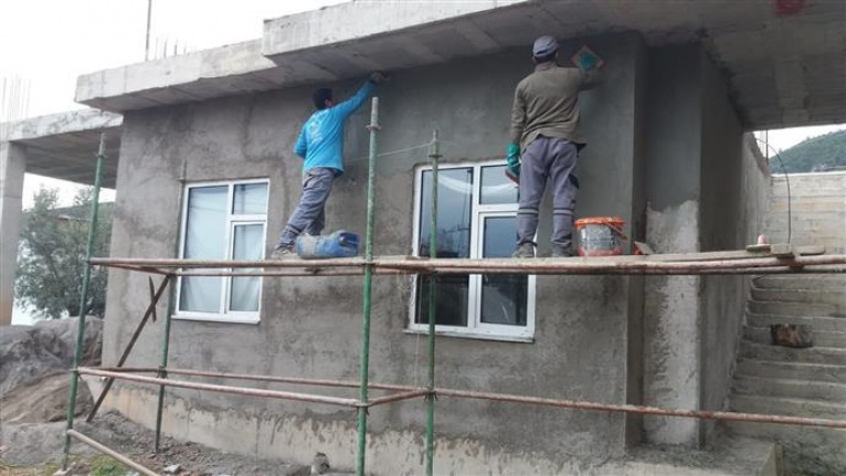 Elikesik'te engelli vatandaşın evine belediye eli