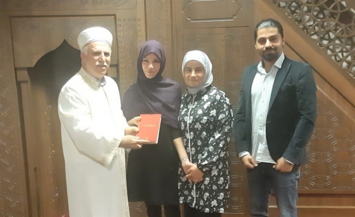 Fillandiya vatandaşı Salli Tilkonen Müslümanlığı seçti