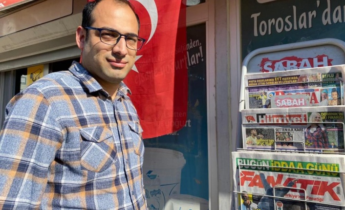 İade gazeteleri arabalarına yükleyip çaldılar