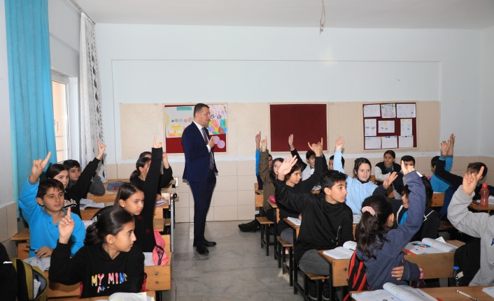 Kaymakam Ürkmezer Kestel Akdeniz İlk-Ortaokulunu ziyaret etti