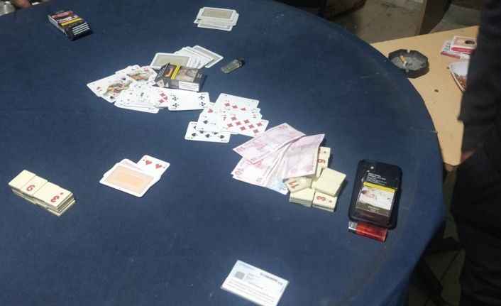 Alanya'da kumar oynayan 4 kişiye para cezası kesildi