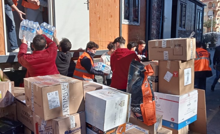 Antalya Büyükşehir Belediyesi, deprem bölgesine yardım seferberliğini sürdürüyor