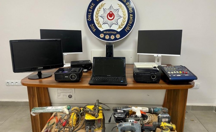 Antalya'da 8 ayrı hırsızlık olayının şüphelisi 5 kişi yakalandı