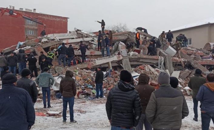 Antalya'dan deprem bölgesine 452 personel sevk edildi