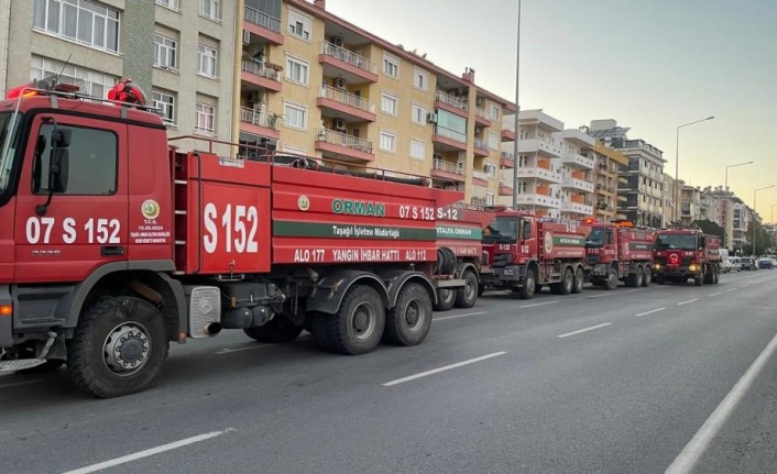 Antalya'dan deprem bölgesine gönderilen 20 arazöz, içme suyu ihtiyacını karşılayacak