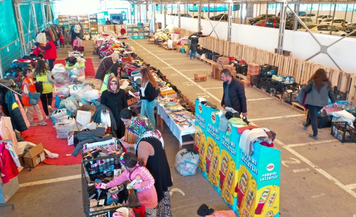 Gazipaşa Belediyesi 'Sosyal Market ve Butik' depremzedelere hizmet vermeye devam ediyor